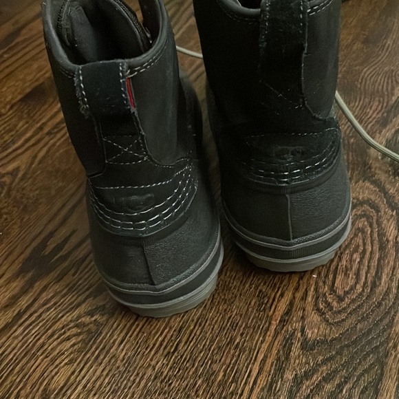 UGG Men’s Zetik Black Waterproof Boots - Picture 4 of 8